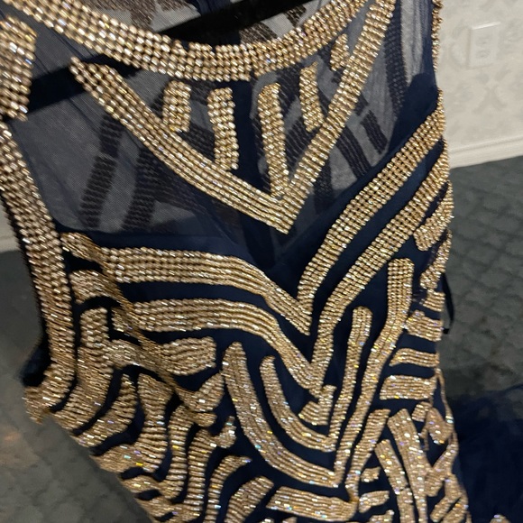 BEAUTIFUL BLUE SPARKLY DRESS GOWN - Picture 5 of 10